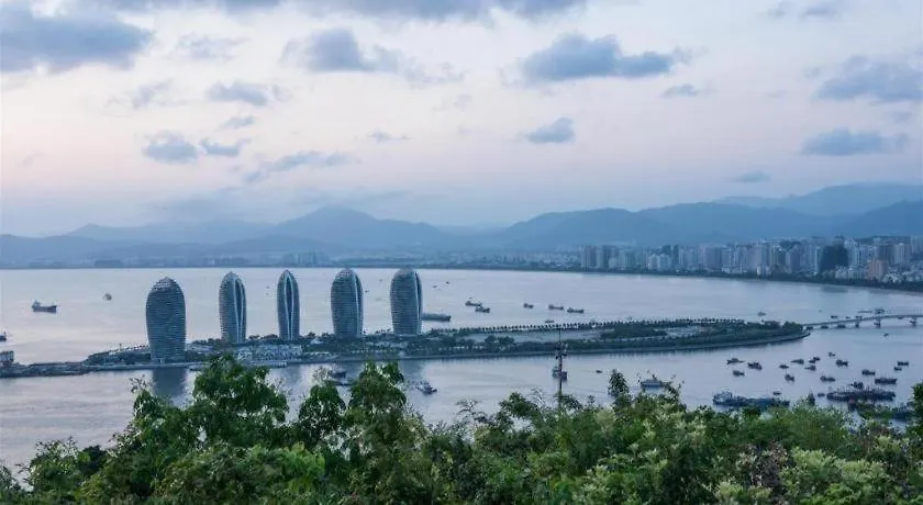 Sanya Shanghai Huating Boutique Resort Hotel